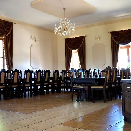 Bed and Breakfast Palac Parkowy W Parnowie Kołobrzeg