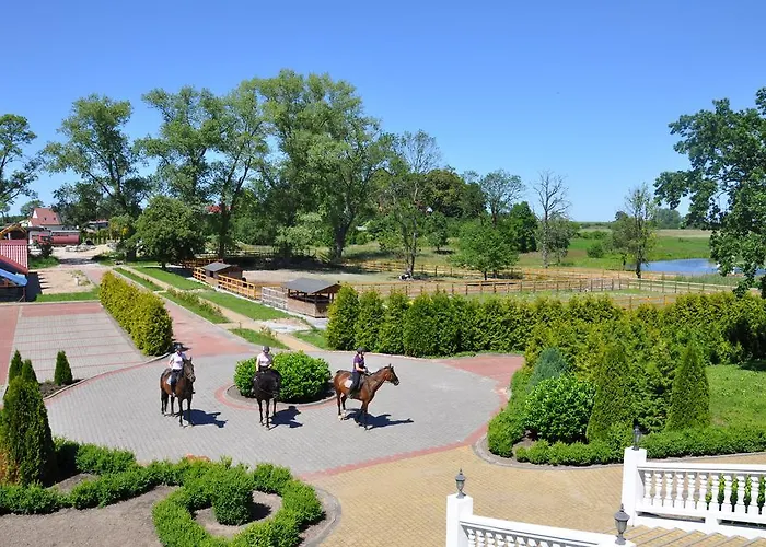 Palac Parkowy W Parnowie コウォブジェク