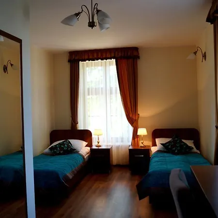Palac Parkowy W Parnowie Alojamento de Acomodação e Pequeno-almoço Kołobrzeg