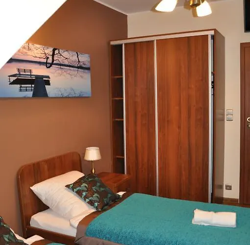 Palac Parkowy W Parnowie Bed and breakfast