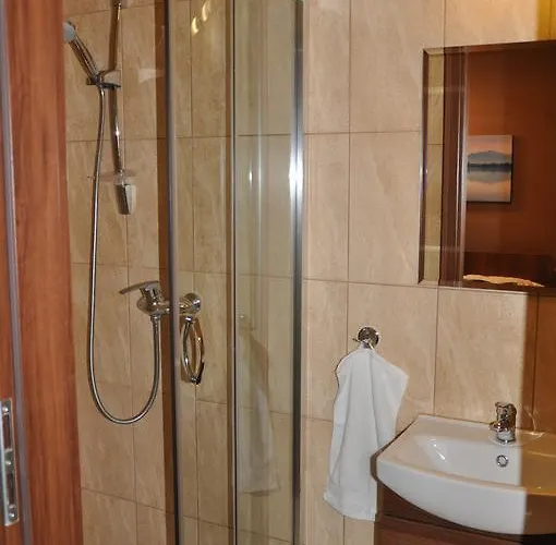 Bed & Breakfast Palac Parkowy W Parnowie Kolobrzeg