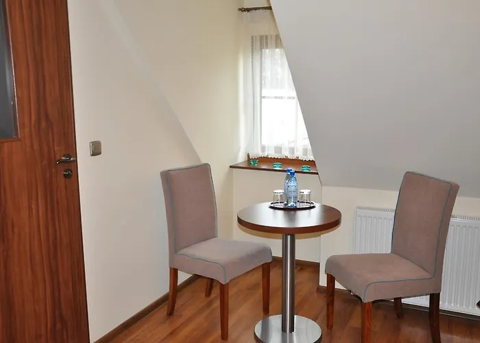 Palac Parkowy W Parnowie Bed & Breakfast