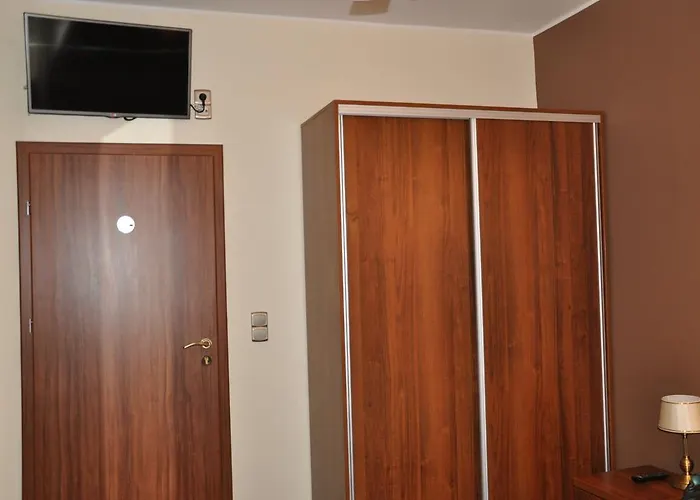 Palac Parkowy W Parnowie Bed & Breakfast